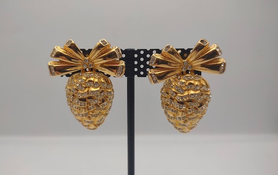 Swarovski Crystal Golden Pinecone with Bow Comfort Clip On Dangle Earrings- Vintage Swarovski Winter Jewelry- Swan Logo Pine Cones K#372