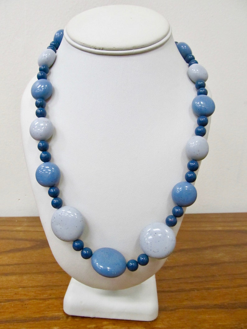 Retro Shades of Blue Plastic Beaded Necklace Item K # 2354