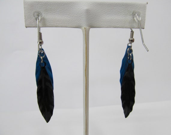 Retro Black and Electric Blue Enameled Metal Feat… - image 2