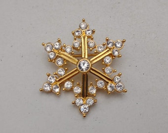 Gold Tone Beautiful Sparkling Snowflake Pin- Vintage Costume Jewelry- Seasonal Jewelry- Gift for Snow Lover- Holiday Pin K#977