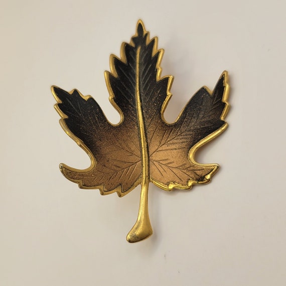 Vintage Brown Ombre Enameled Maple Leaf Pin- Gold… - image 1