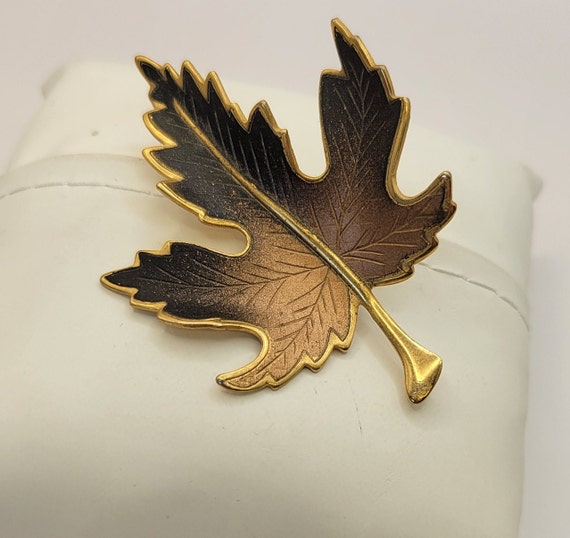 Vintage Brown Ombre Enameled Maple Leaf Pin- Gold… - image 3