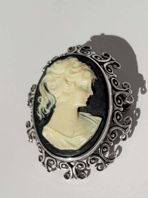 Vintage Cameo- .925 Silver Black and White Cameo P