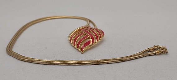 1970s Vintage Trifari Red Enameled Open Work Leaf… - image 4