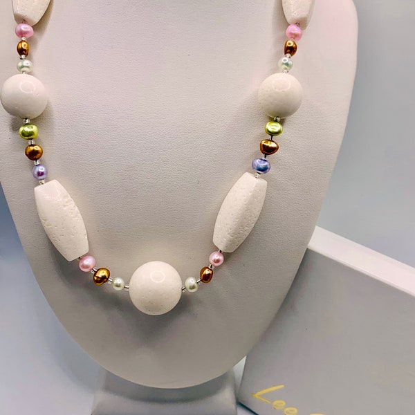 LEE SANDS Dyed Fresh Water Pearl and White Sponge Coral Beaded Necklace Item K # 2573