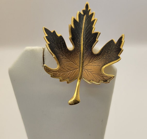 Vintage Brown Ombre Enameled Maple Leaf Pin- Gold… - image 4