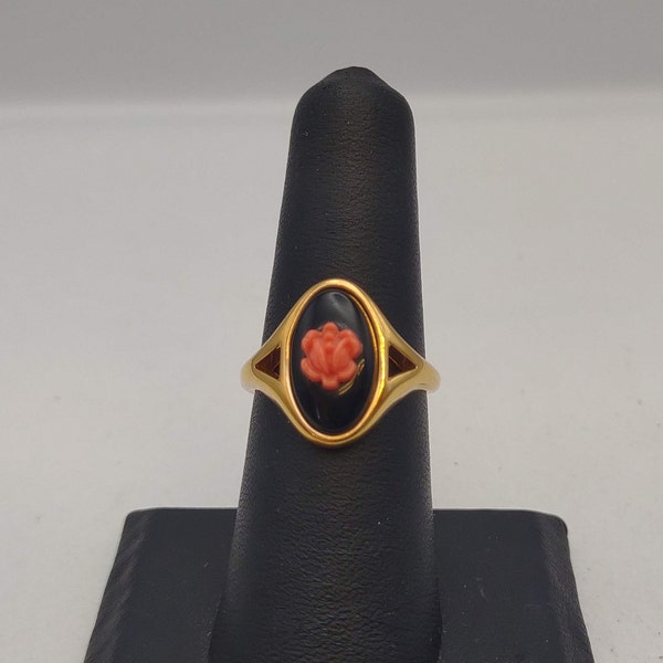 1980s Vintage Avon Midnight Rose Costume Jewelry Ring- Faux Oval Black Onyx Ring with Rose Overlay- Size 7- Avon Collector K#740