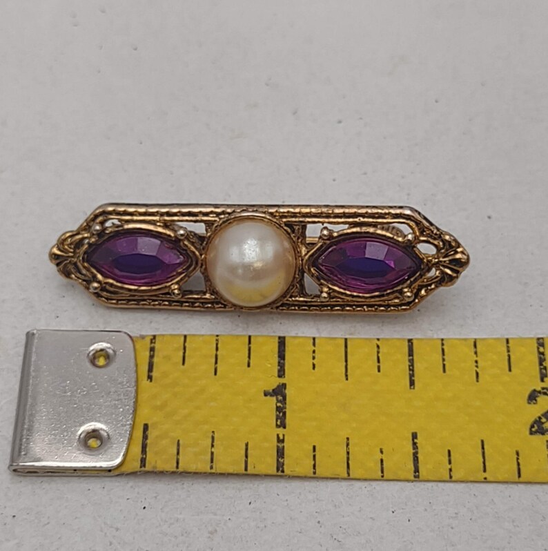 Vintage 1928 Mfg Co Royal Purple and Faux Pearl Cabochon Bar Pin June and February Birthstone Pin Vintage 1928 Costume Jewelry K956 image 3