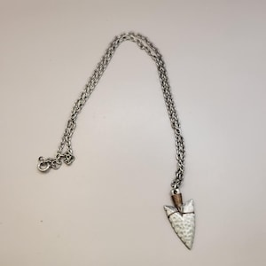Metal Arrowhead Pendant Necklace - Vintage Silver Tone Arrowhead with Copper Tone Wire Wrapping Pendant on Textured Link Chain - K#2242