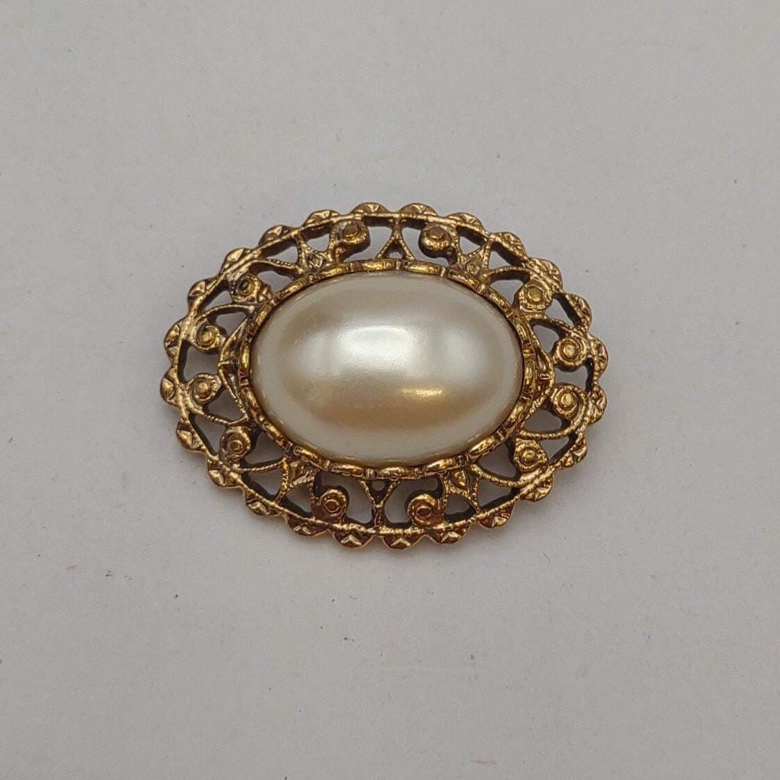 Broche Baroque Pompon Vintage Années 80 - En Métal Doré, Occasion Portée, Style Rétro