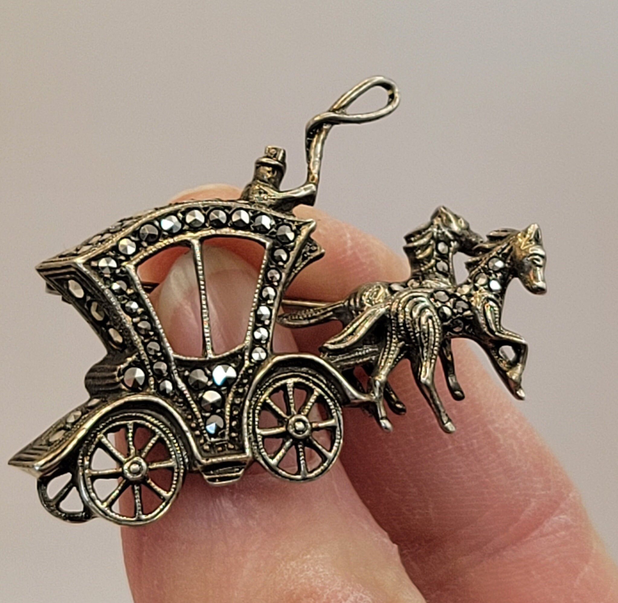 マーカサイト ブローチ　馬車 マーカサイト駅馬車ブローチ – 0.835 シルバー 馬と馬車のピン - Etsy 日本