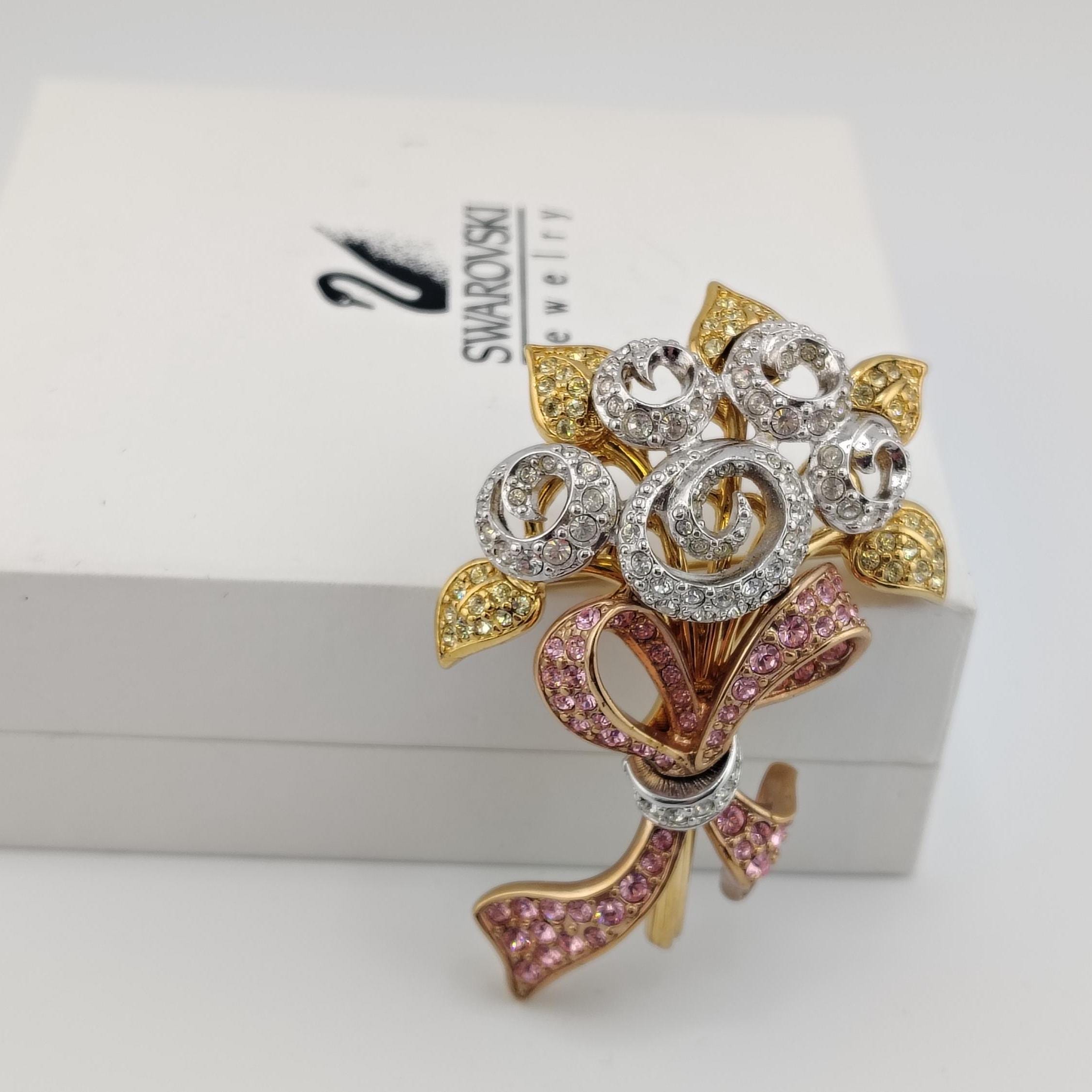 置物 SWAROVSKI Swarovski Crystal Bouquet Brooch: 1998 Pink Ribbon Flower Pin