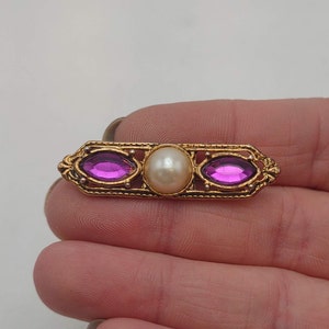 Vintage 1928 Mfg Co Royal Purple and Faux Pearl Cabochon Bar Pin June and February Birthstone Pin Vintage 1928 Costume Jewelry K956 image 8