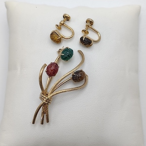 12Kt Gold Filled Carved Scarab Matching Screw Back Earrings & Brooch- Vintage Tiger&#39;s Eye, Green Onyx, Carnelian Carved Scarab Jewelry K#634