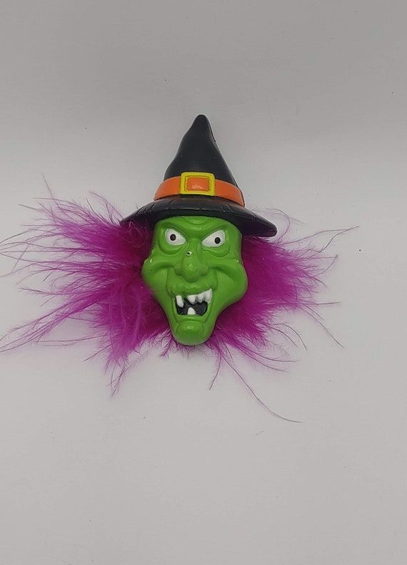 Russ- Witch Face Pin- Plastic Halloween 3D Pin- Vi
