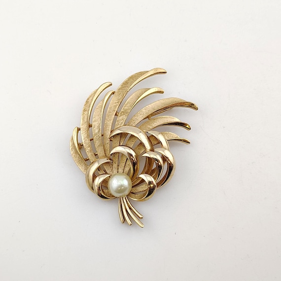 Vintage Signed Crown Trifari Faux Pearl Statement Brooch Textured