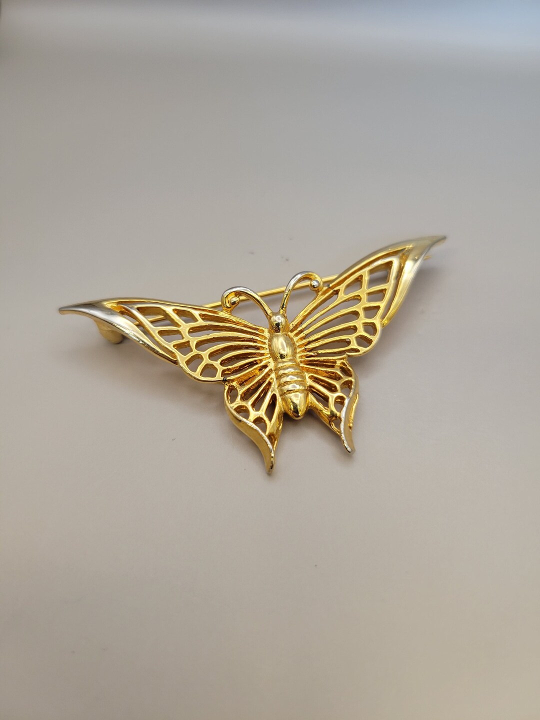 Openwork Butterfly Pin- Vintage Gold Tone Filigree Butterfly- Winged ...