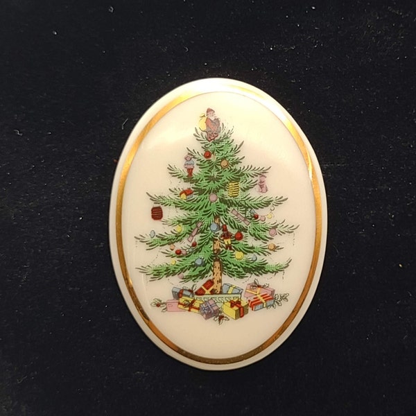 Vintage Spade Ceramic China Oval Christmas Tree with Presents Painted Brooch- Holiday Jewelry Lover- Christmas Tree Pin- Gift Topper K#733