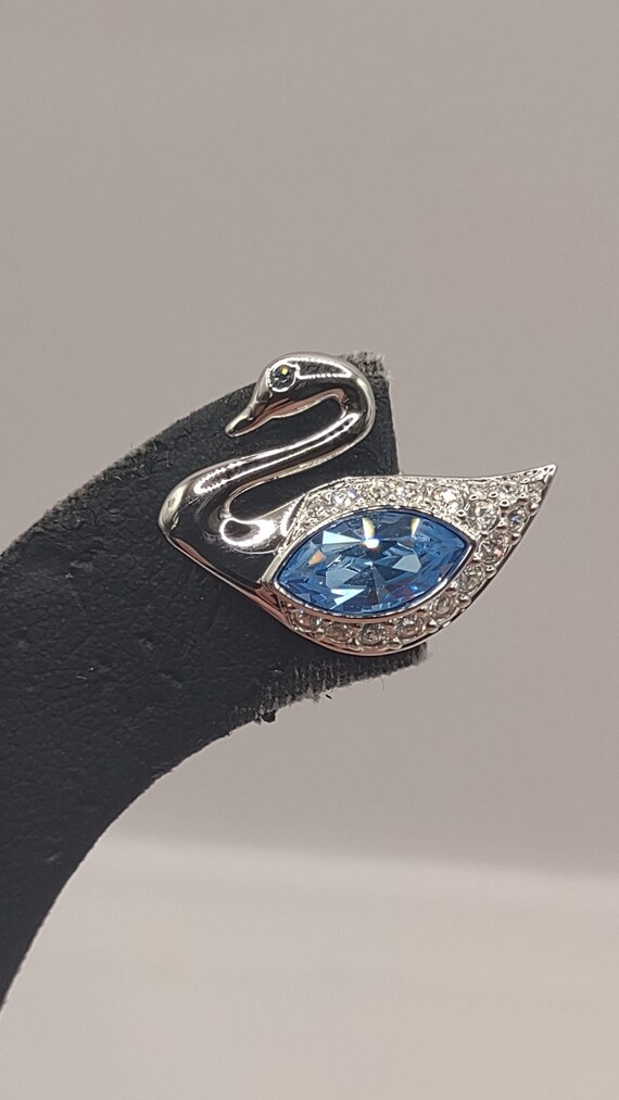 vintage-swan-logo-swarovski-gem