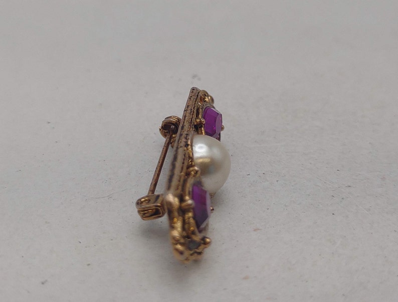 Vintage 1928 Mfg Co Royal Purple and Faux Pearl Cabochon Bar Pin June and February Birthstone Pin Vintage 1928 Costume Jewelry K956 image 7