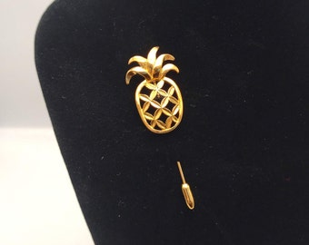 Festive 1980s Gold Tone Pineapple Stick Pin- Tropical Party Pin- Pineapple Hospitality Pin- Fruit Jewelry- Jewelry Lover Gift K#202