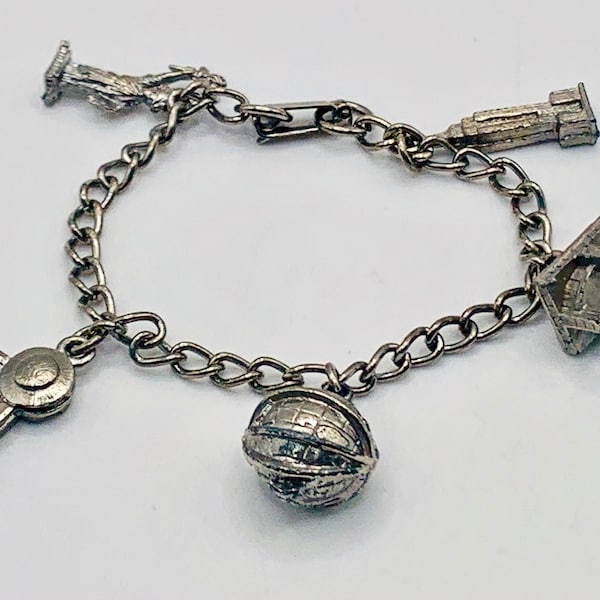 Vintage New York City Costume Charm Bracelet Item K # 3091