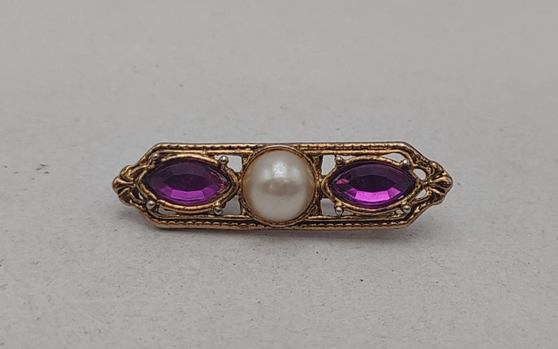 Vintage 1928 Mfg Co Royal Purple and Faux Pearl Cabochon Bar Pin June and February Birthstone Pin Vintage 1928 Costume Jewelry K956 image 1