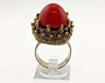 Vintage 1970s Faux Coral Domed Cabochon Adjustable Statement Cocktail Ring Gold Tone