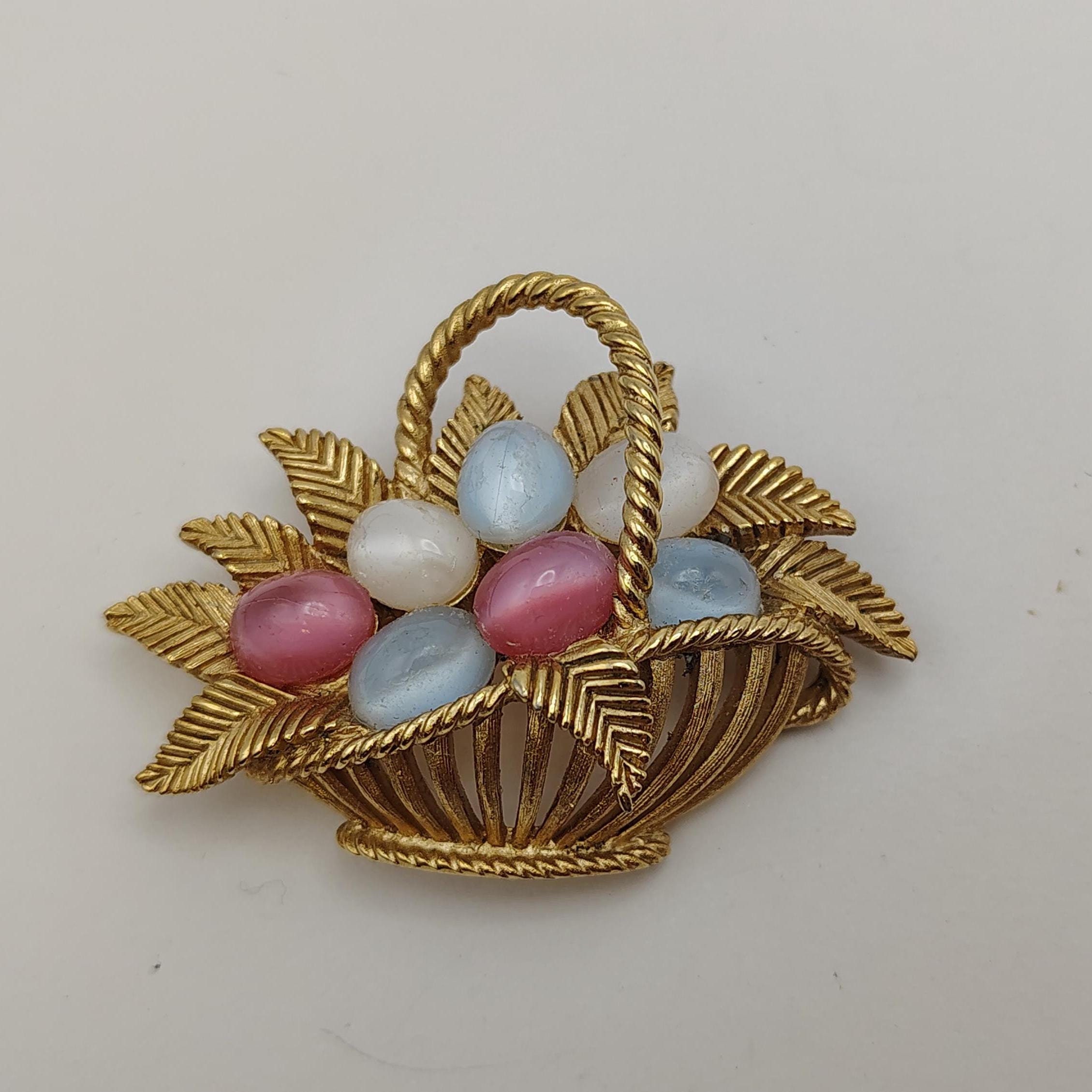 1960s Crown Trifari Oval Shaped Pastel Glass Moonstone