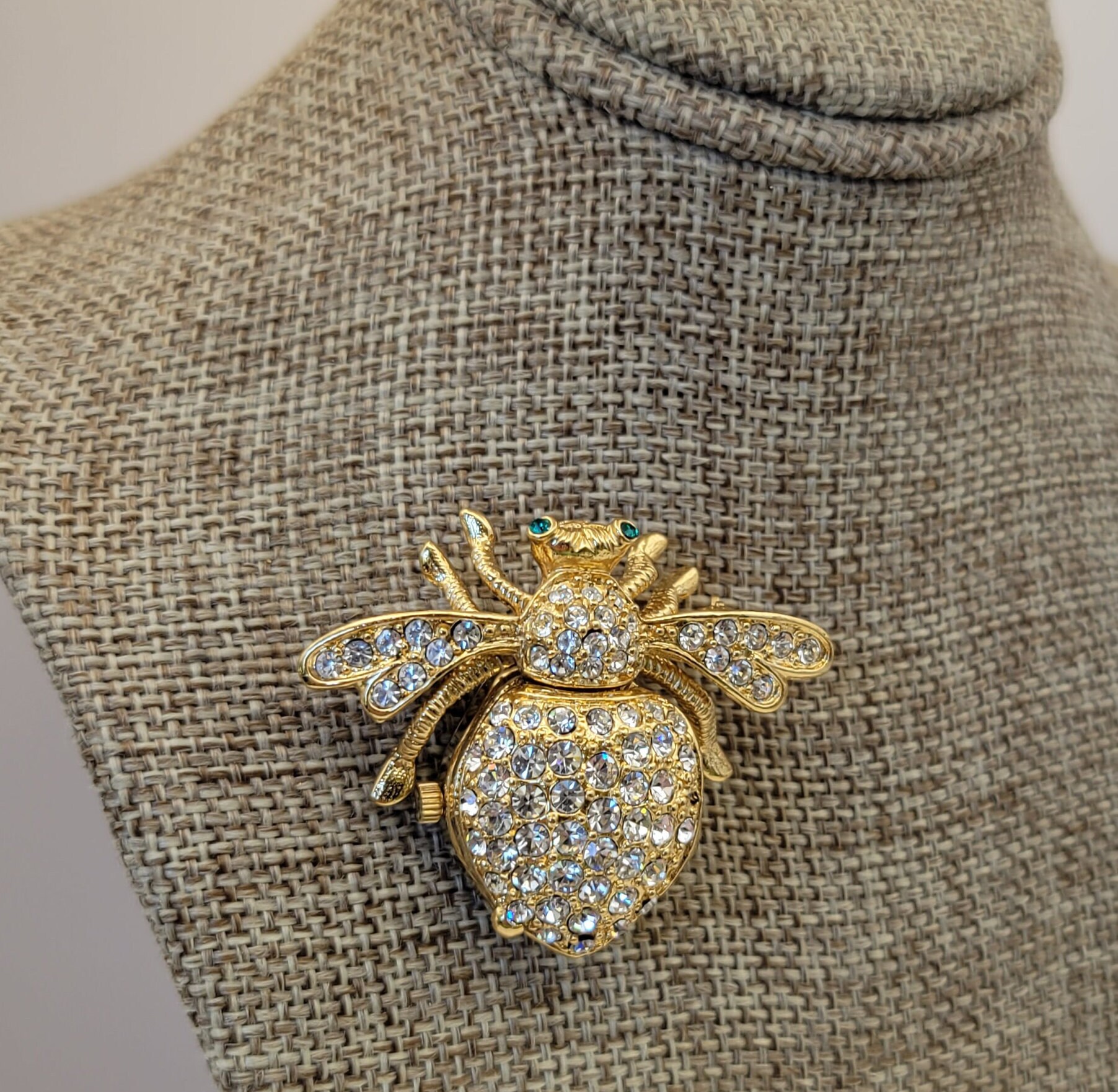 Joan Rivers Sparkling Rhinestone Bee Watch Pin - Gold Toned Joan Rivers Sparkling Rhinestone Bee Watch Pin - Gold Toned