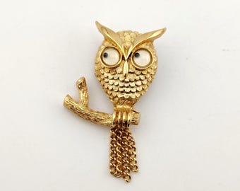 Vintage Avon Gold Tone Textured Owl on Branch Brooch Chain Dangle Tail Googly Eyes