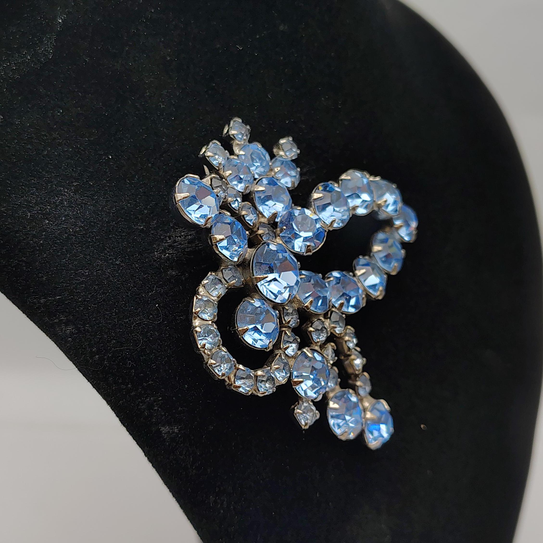 1950s Sparkling Prong Set Faceted Blue Crystal Rhinestone