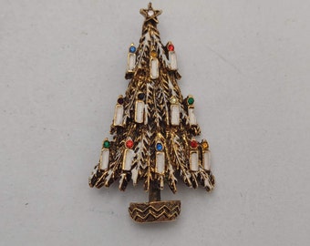 Art Vintage Christmas Tree with Candles Textured Holiday Brooch- Christmas Holiday Jewelry- Snowy Enameled Rhinestone Tree Pin- K#736
