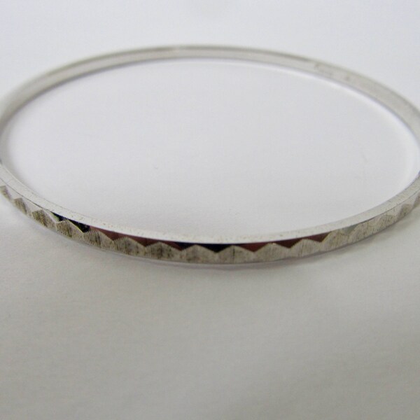 TRIFARI Thin Textured Bangle Bracelet Item K # 48