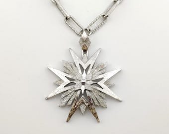 Vintage Monet Starburst Pendant Necklace Textured Silver Tone Chunky Chain Jewelry