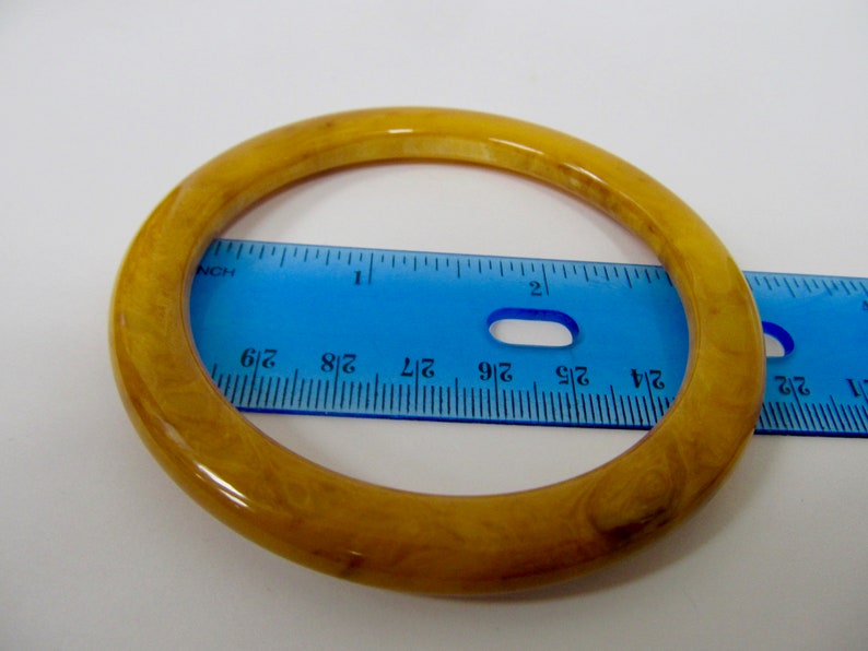 Vintage Variegated Mustard Yellow Plastic Bangle Bracelet Item K # 359
