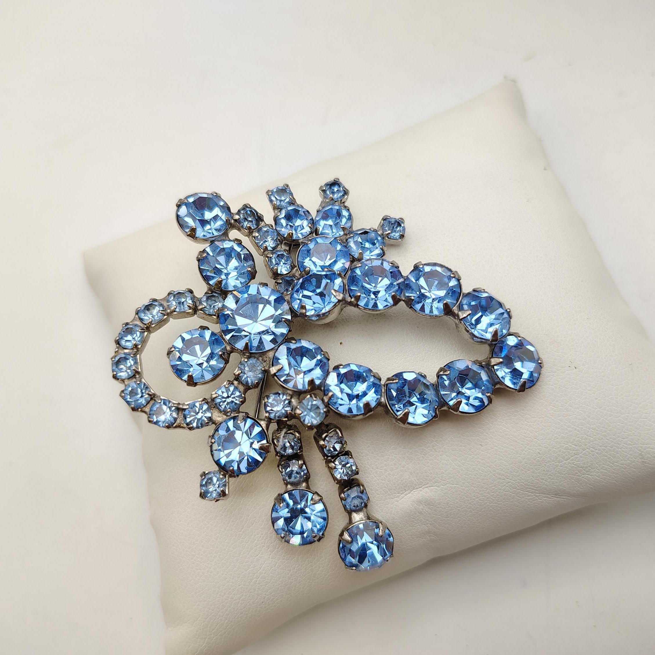 1950s Sparkling Prong Set Faceted Blue Crystal Rhinestone