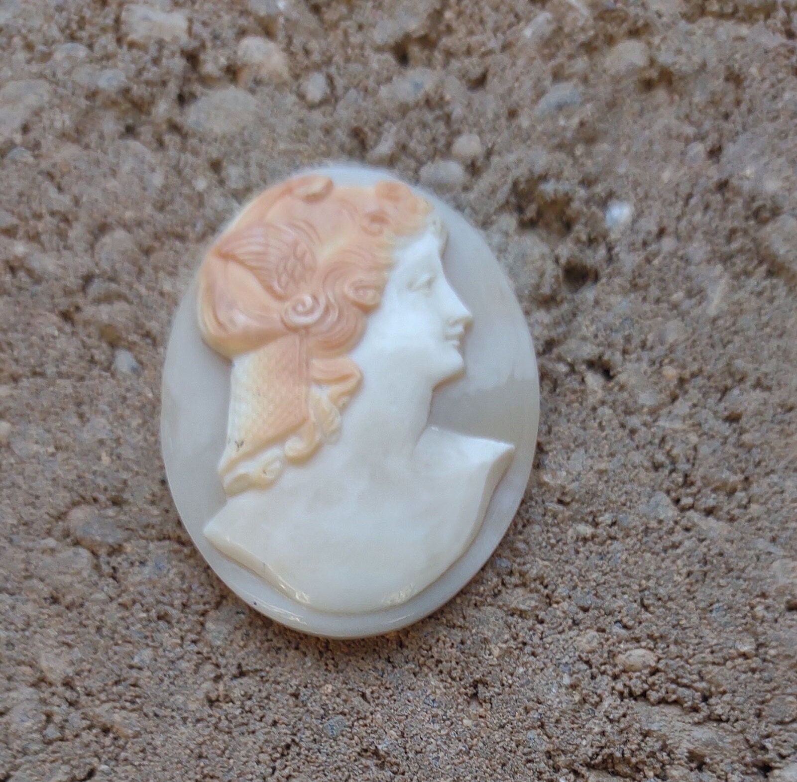 Camée Vintage En Coquillage - Profil De Femme, Années 1970 - 4x3 Cm - Bon état