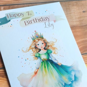 Carte d'anniversaire personnalisée petite princesse arc-en-ciel. Entièrement personnalisé avec n'importe quel âge et nom.