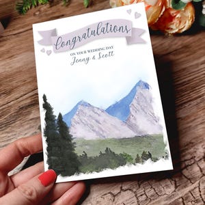 Carte du jour du mariage. Carte de félicitations pour le jour du mariage. Personnalisé. Randonnée, montagne, marche, couple en plein air, carte de mariage.