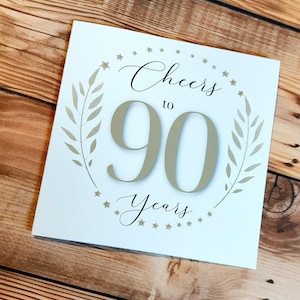 Personalisierte Meilenstein Geburtstagskarte – Prost auf 90 Jahre – Individuelle Altersgrußkarte – 50., 60., 70., 80., 90. Geburtstag