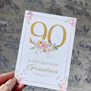 Personalisierte Blumenkarte zum 90er Geburtstag. Kann auch mit anderem Alter gemacht werden, 50., 60., 70. Geburtstag. Individuell mit Namen Gran, Nana, Uroma