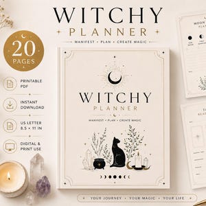Può includere: Un Witchy Planner da 20 pagine, con una copertina color crema e illustrazioni nere di un gatto, cristalli e un calderone. Il testo recita Witchy Planner, Manifest, Plan, Create Magic. Include pagine per le fasi lunari e il registro dei tarocchi.