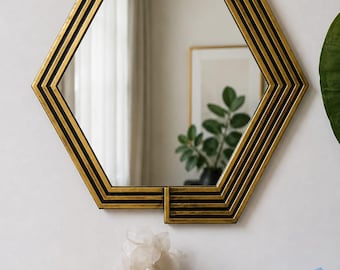 Ręcznie robione mosiężne lustro sześciokątne, dekoracja ścienna w stylu art déco z połowy XX wieku