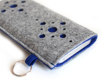 Case Felt sleeve | Custom made for iPhone, Samsung, Google, Xiaomi, Motorola, Oppo | All Brands | Hole Design | Light Grey