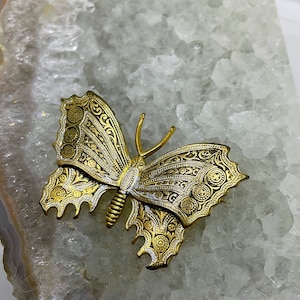 148 Pcs Bouquet Corsages Pins for Flower and 3D Gold Butterfly