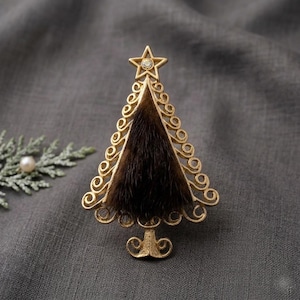 Vintage Tancer II Christmas Tree Brooch: Aurora Borealis Star