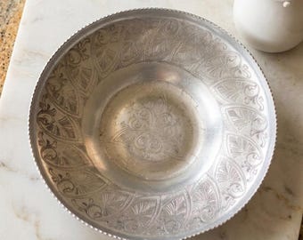 Vintage Hand Wrought Aluminum Tray – Hammered Floral Embossed Round Serving Platter – Mid Century Metalware