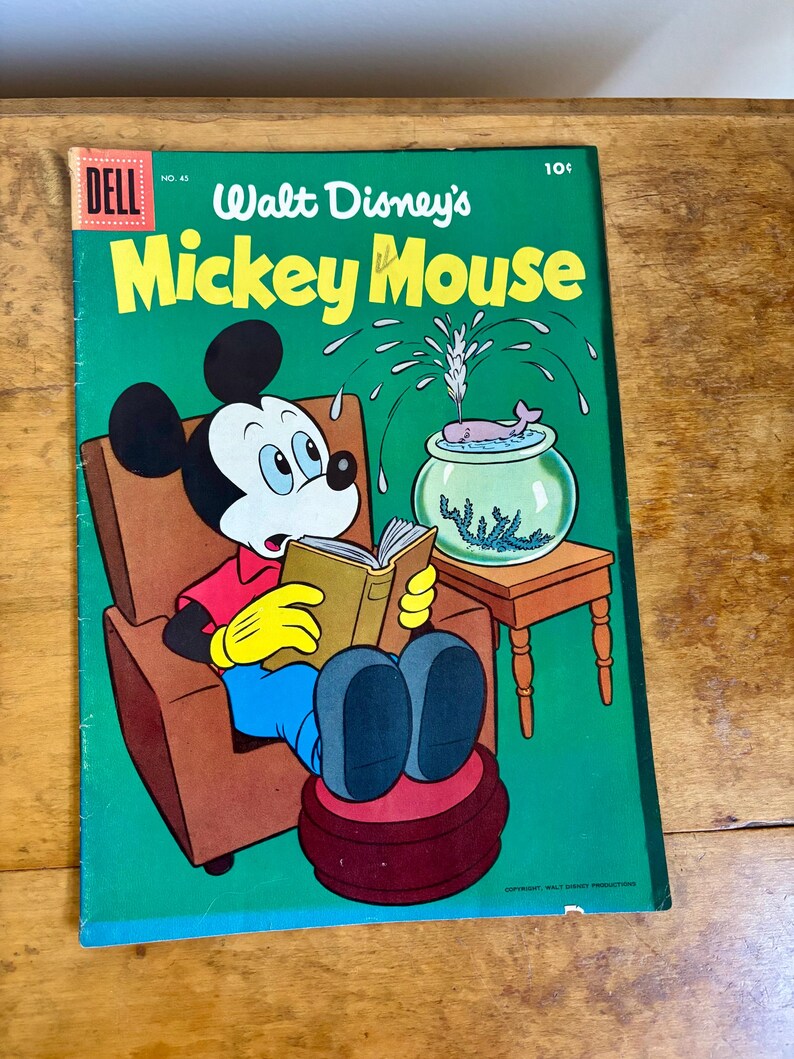 Figura de cerámica vintage de Mickey Mouse con cómic de 1944 imagen 3