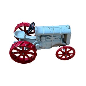 Vintage Ertl 1:16 Fordson Model F Tractor – Diecast Metal Farm Toy, 1980s Replica, Numbered #1674
